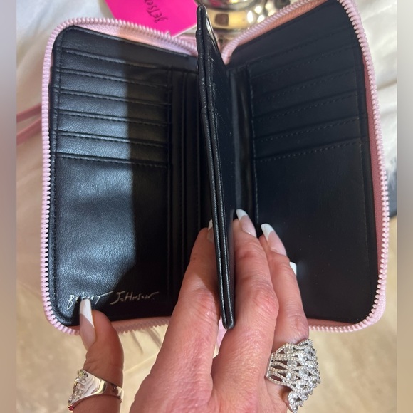 🩷🖤NWT-BETSEY JOHNSON & LUV BETSEY; PURSE AND WALLET! SUPER CUTE SET!!🩷🖤 - Picture 12 of 17